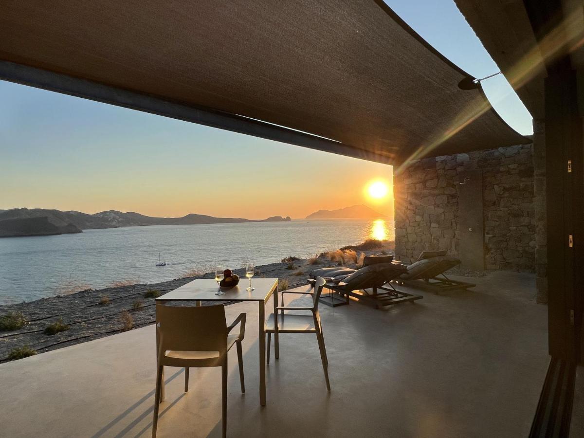 Echoes Milos Plaka  Exterior photo